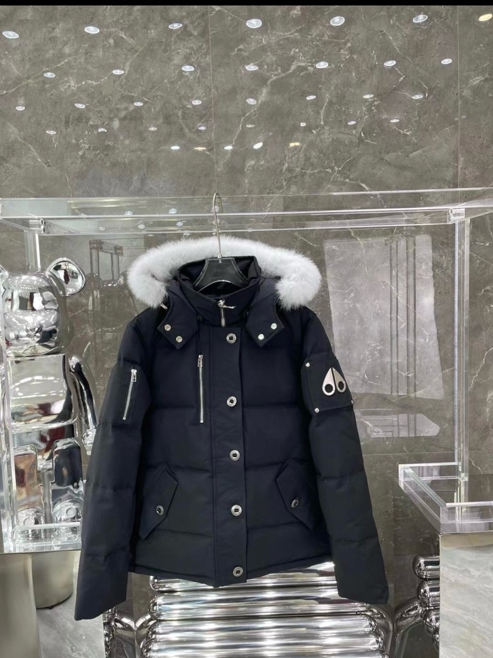 Stirling-style Moose Knuckles parka for the best price🔥